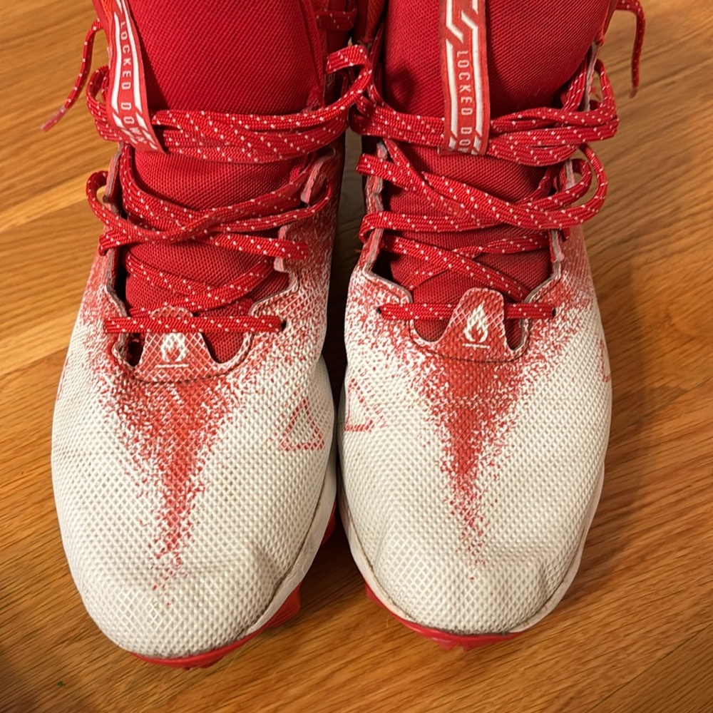 Men’s boys under Armour, football shoes, cleats, red, and white locked down - Picture 6 of 7